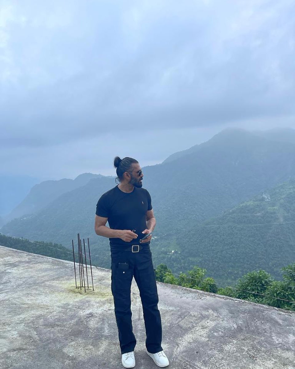 Recent Picture of <a href="/SunielVShetty/">Suniel Shetty</a> sir on Instagram! Killing with his Macho Personality 👌 #SunielShetty <a href="/FTCTalent/">FTC Talent</a>