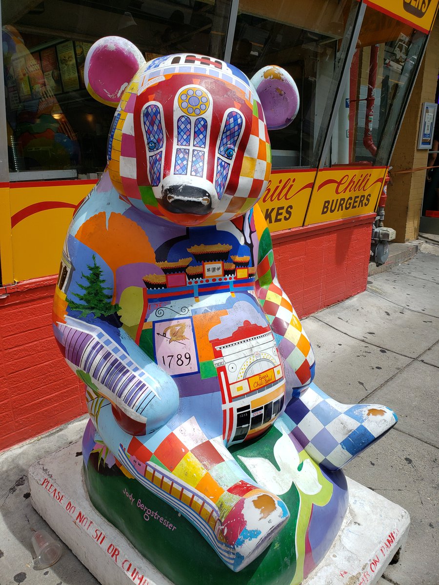 FelixtheTurtle's tweet photo. Spotted during my walk around DC: 2 panda statues, a cherry blossom sculpture, and a Ruth Bader Ginsburg mural by local DC artist Rose Jaffe. #Pandamania #ArtInBloom #RediscoverSpring https://t.co/VU2F2JIXPA