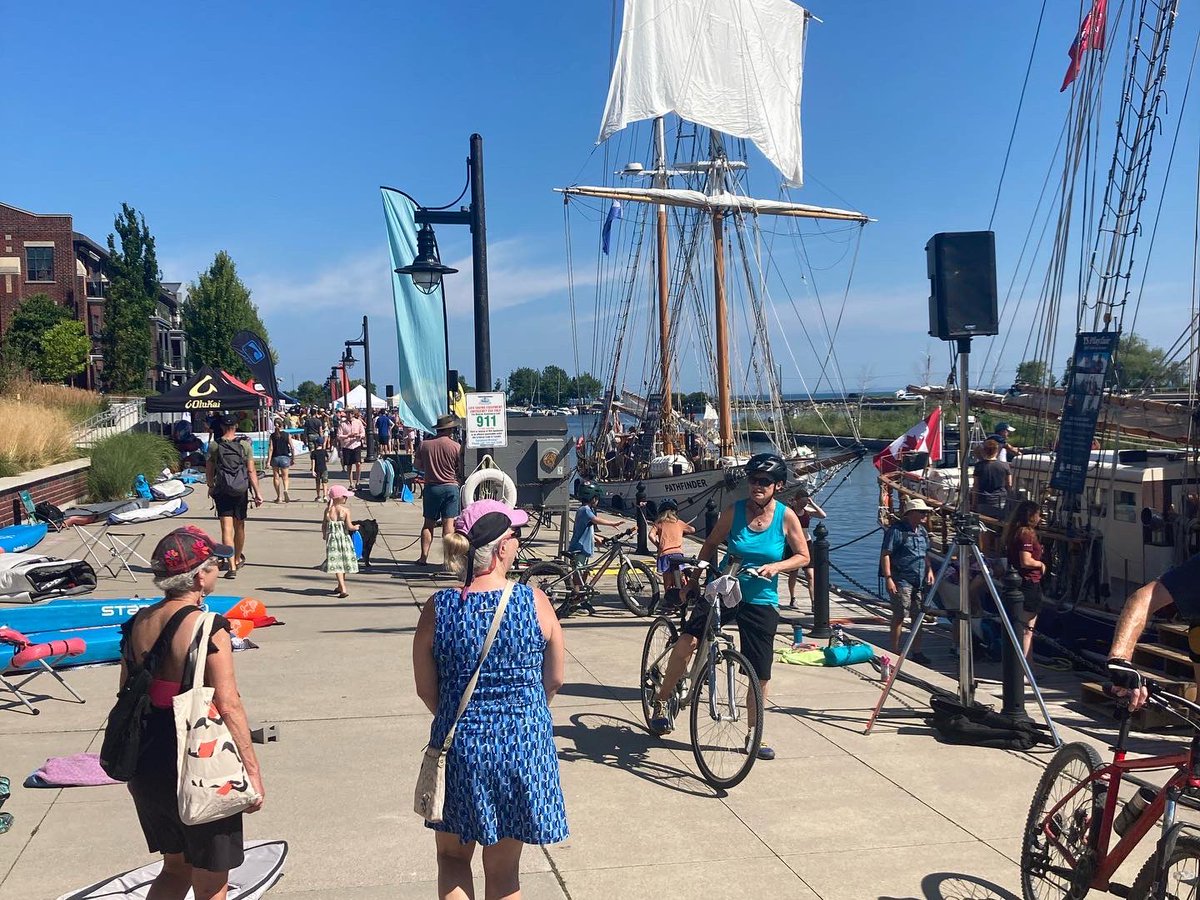 Hot day at Sidelaunch Days and the <a href="/ExperienceCwood/">XperienceCollingwood</a> farmers market in #Collingwood