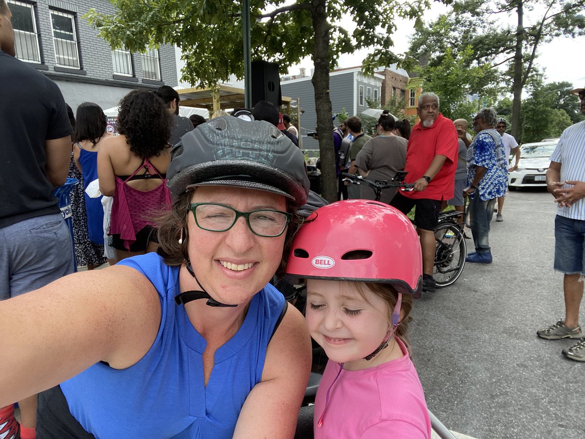 BrianneKNadeau's tweet photo. Stopping by @dcfunkparade festival with my buddy. Live @ 11/U https://t.co/mGn2Mt7VGF