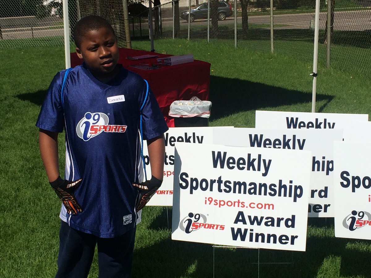 DemarcoPinckney's tweet photo. Back in the day…My first football experience #flagfootball #loveatfirstplay https://t.co/a254AwmJVi
