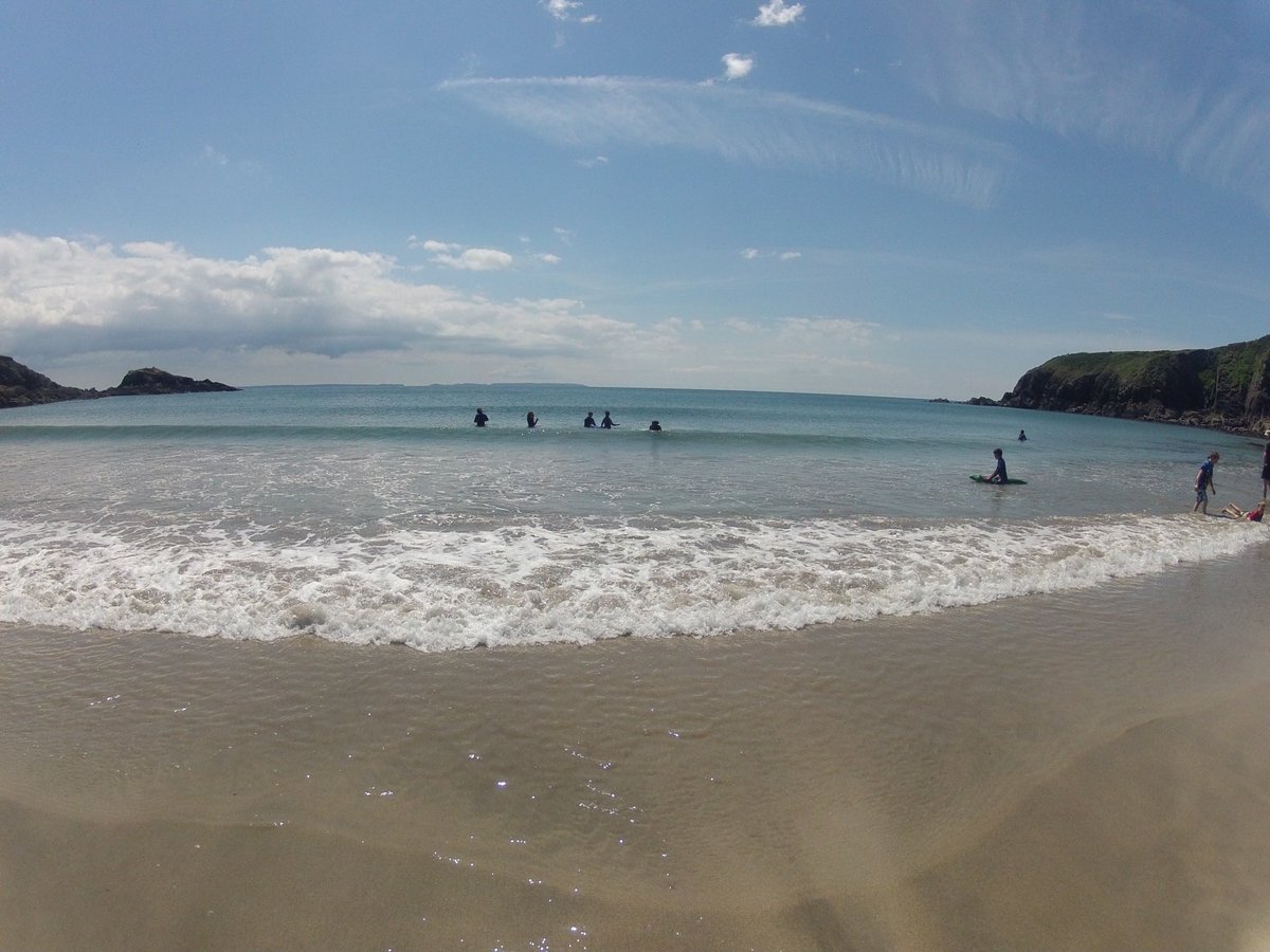 VisitWicc's tweet photo. Beautiful day in #StDavids after a lovely long walk the #PembrokeshirecoastalPath Now off for some food, any recommendations?
#Pembrokeshire #WestisBest @StormHourMedia @StormHour https://t.co/MdsfPaCju1