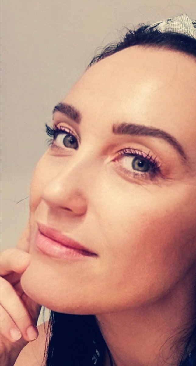 bellettoblog's tweet photo. Oggi make-up minimal, questo caldo non s'affronta 😂😅 https://t.co/5gqmZ9GBg1