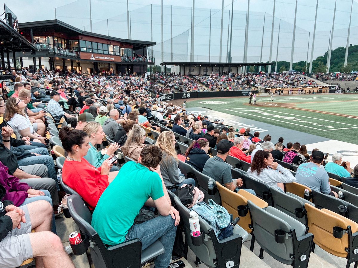 Wheel &amp; Sprocket invites all fans to Franklin Field tonight! Join us for our bike parade at 5:30, then bring your bike to the bicycle valet located by the Box Office. PLUS all cyclists who pedal to Bike Night will get a Wheel &amp; Sprocket gift card (while supplies last)! 🚲
