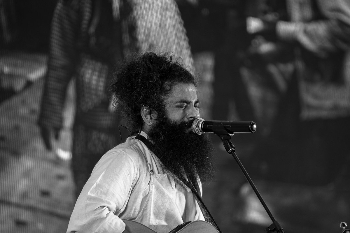 MysuruStartup's tweet photo. Vasu Dixit's dynamic performance brought the day to a close. He entertained and energized the audience with his singing and some of his best songs.

#VasuDixit #MSP2022 #India75 https://t.co/i6J0Ekxz5r