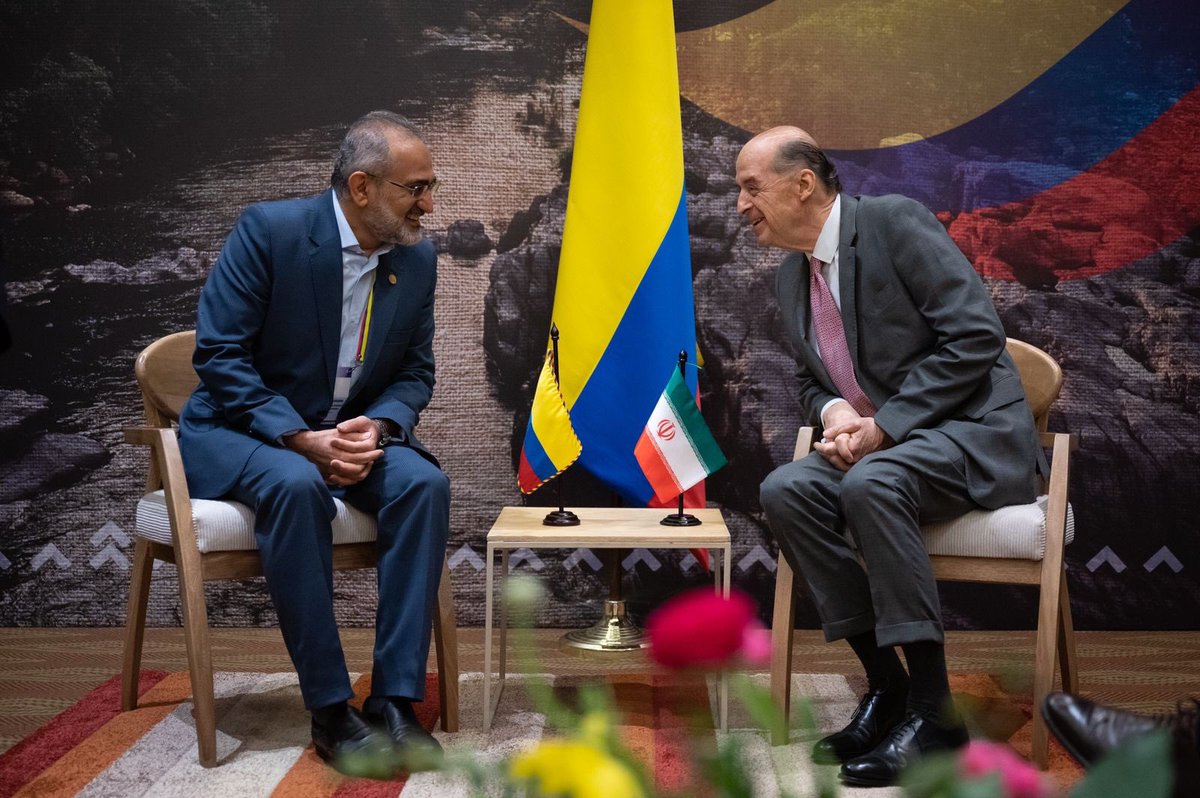 Danielbricen's tweet photo. Las prioridades de Álvaro Leyva Canciller de Gustavo Petro antes de la posesión fueron Irán 🇮🇷 y Venezuela 🇻🇪 

Dos países con pésimos indicadores en libertad de prensa, DDHH, libertades económicas y con peligrosas dictaduras al mando. https://t.co/MApEhIby2O