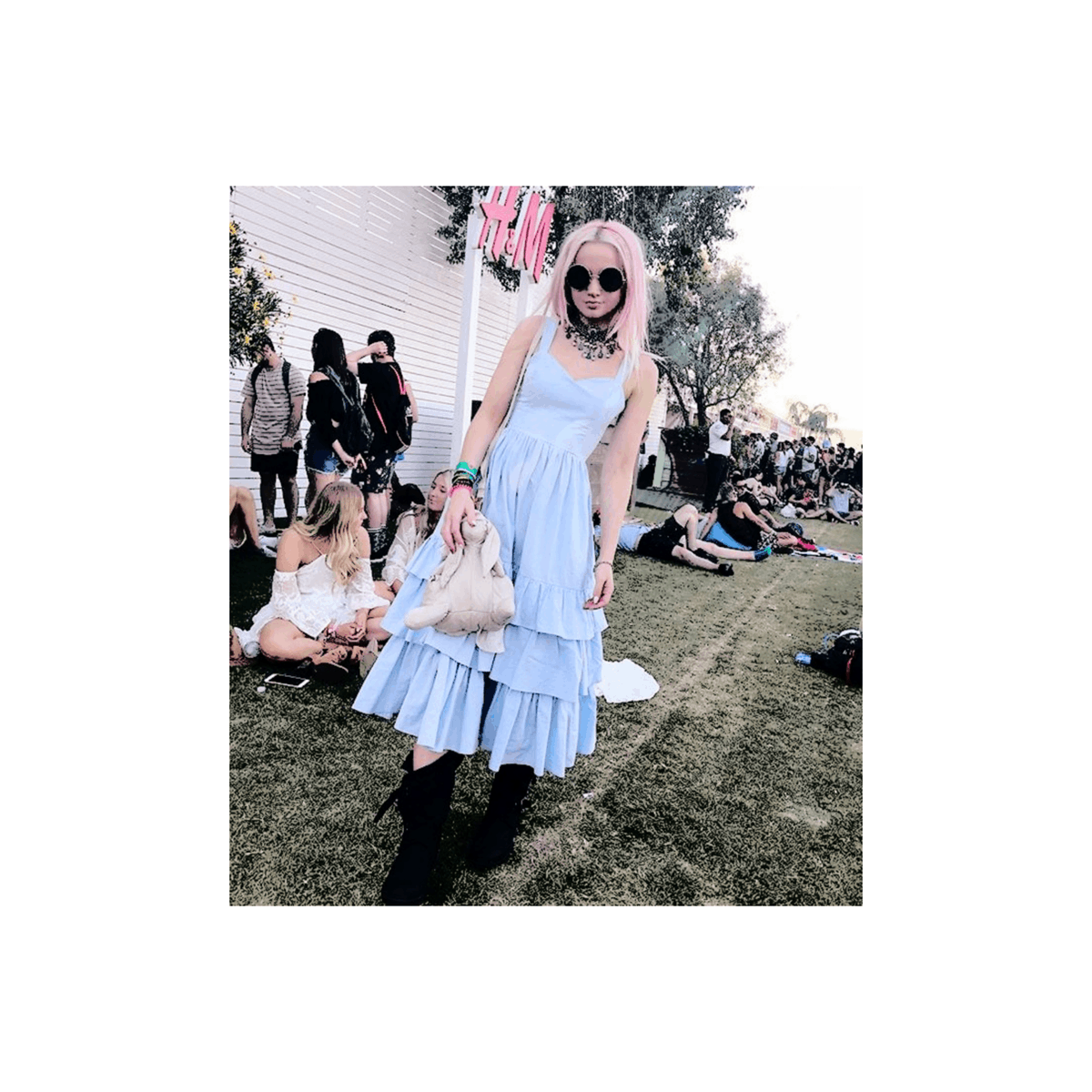 ⠀⠀⠀
⠀⠀⠀
                     ﾉ      ☮️      *      .     . 
                come    on    '   woodstock
                     ———    #HolidaysNL  !
⠀⠀⠀
⠀⠀⠀