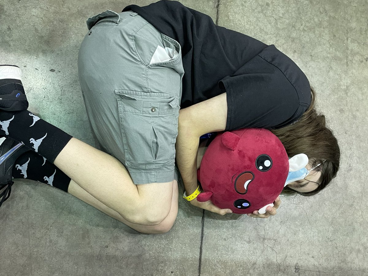 TheMaestroTeam's tweet photo. It’s been a long couple of days here at #GenCon2022 and we’re only halfway thru. Sometimes a quick power nap is needed to recharge and play more games with this amazing community!
@edmundmcmillen #isaacatgencon #foursouls https://t.co/jSIeHdIz6L