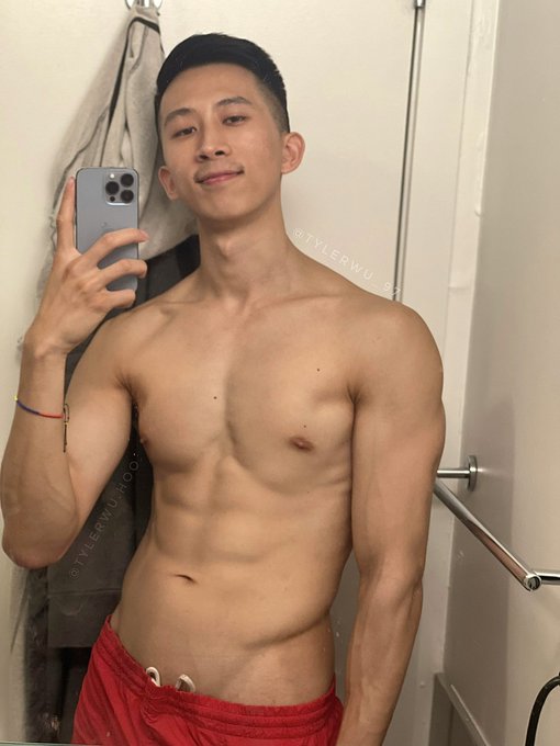 Anyone need an Asian boyfriend? https://t.co/QAOpxKKXPZ
