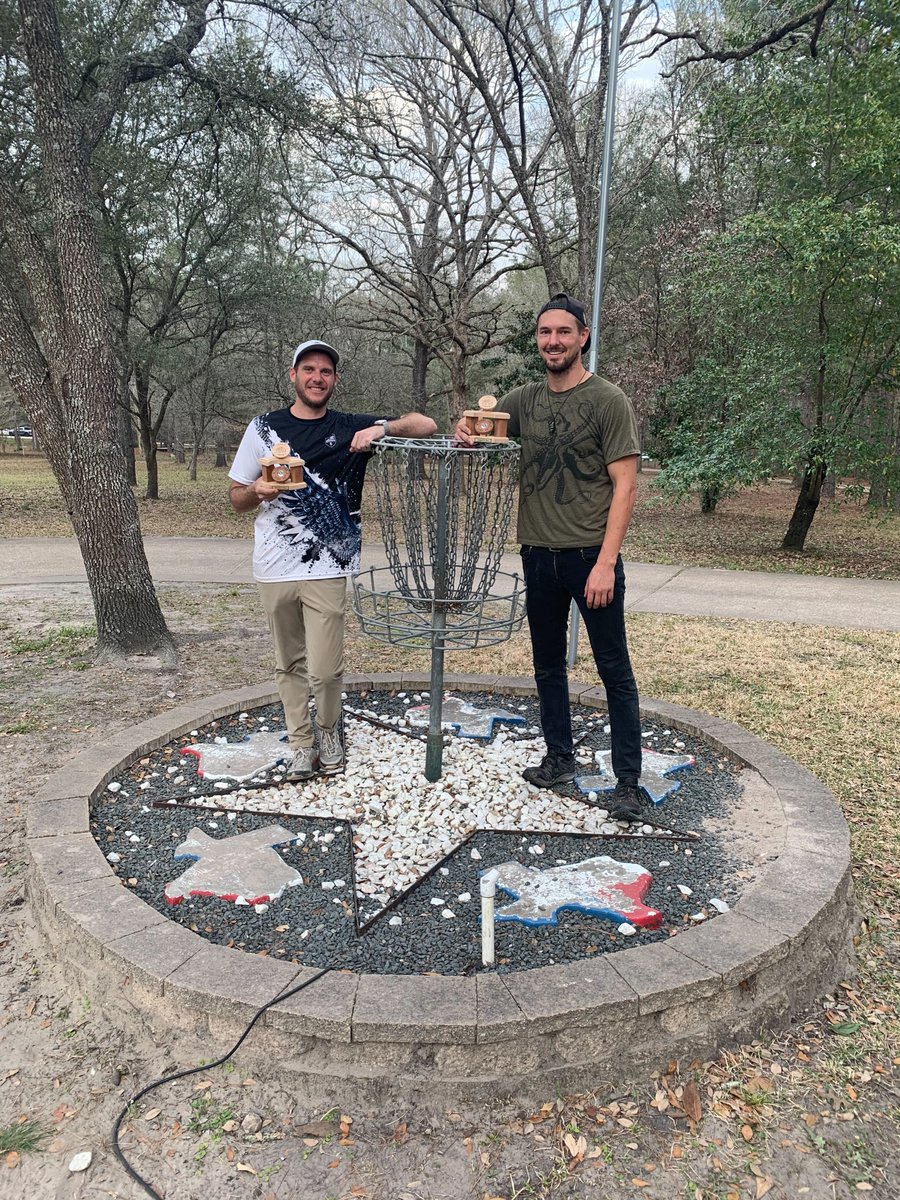 EnterAndromeda's tweet photo. Happy #DiscGolfDay! Fun fact: our CEO, John “@jugglinjohn” McCellan, enjoys playing competitive disc golf in his free time for fun and to stay fit. 💪

Do you engage in forms of fitness outside of the #VR headset? We'd love to hear about it in the replies below. 👇

#DiscGolfDay https://t.co/PnBO1q986O