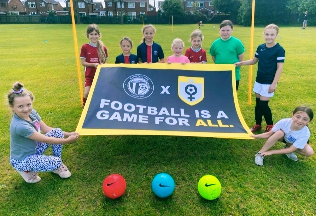 barntonfc's tweet photo. Fantastic to see Girls from @BarntonJuniors &amp; @BarntonWildcats Today Showing Support for the @HerGameToo Campaign 👋🖤💛 Brilliant to see ⚽ #FootballIsAGameForAll 🏁 https://t.co/5tI3yMQEn0