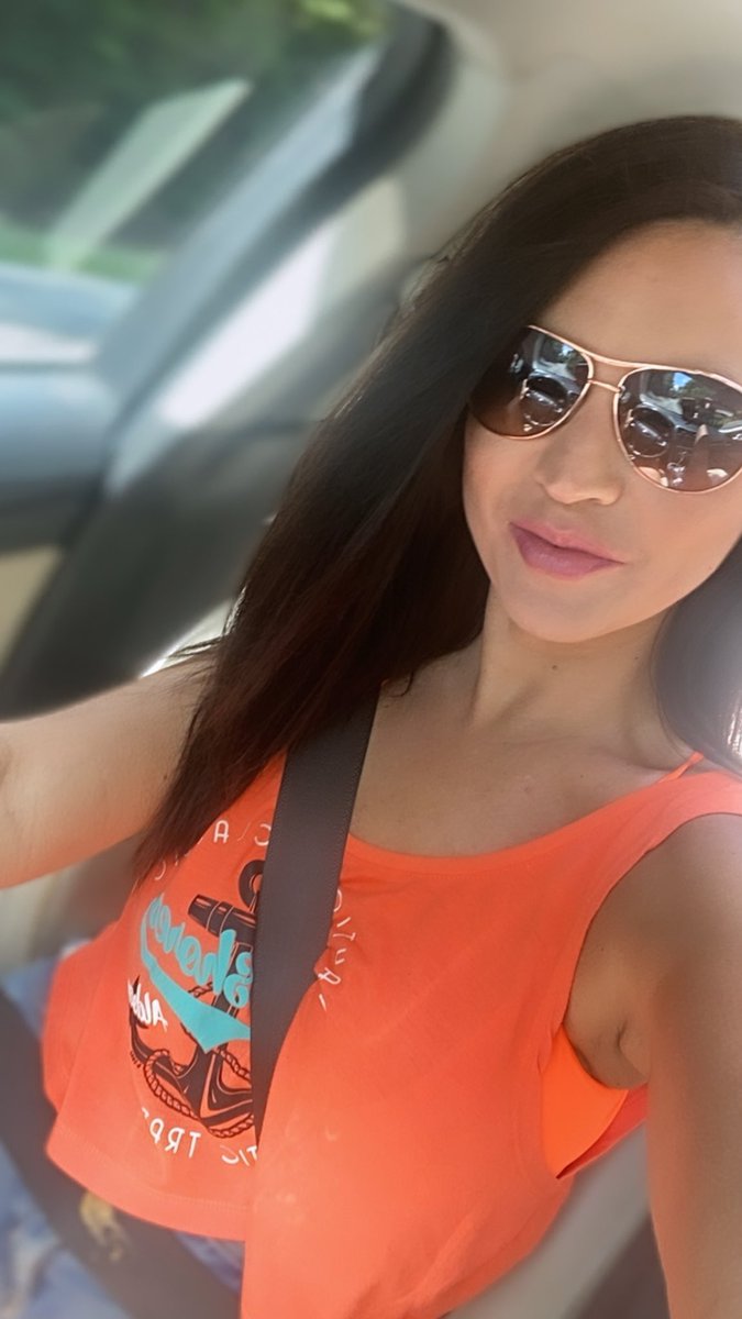 southernsass81's tweet photo. On my way to find some water to play in 💦 #lakeday https://t.co/MKhFknJHJI