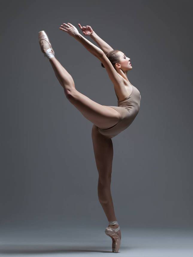 JEO6591's tweet photo. #BalletFsscination #OlgaKuraeva by #AlexanderYakovlev https://t.co/FImZLFbK74