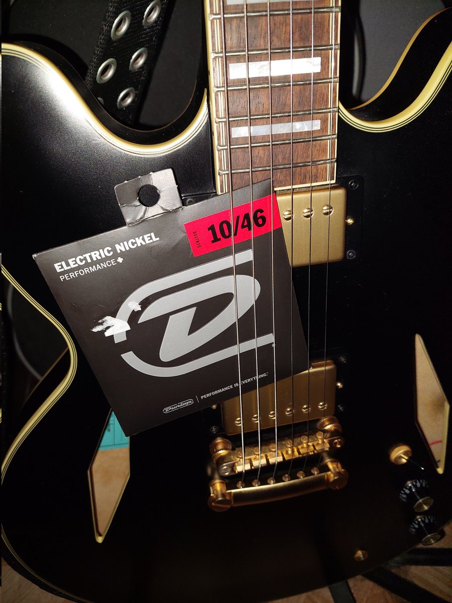 CrowStrings's tweet photo. Trying out these new set of Dunlop strings.... 

#crowstrings #dunlop #jimdunlop #epiphone #sheraton #es335 #guitarra #guitar #electricguitar #guitarraelectrica #strings #cuerdas #guitaristofinstagram #guitargram #fypシ #fyp https://t.co/5clEsPYzze