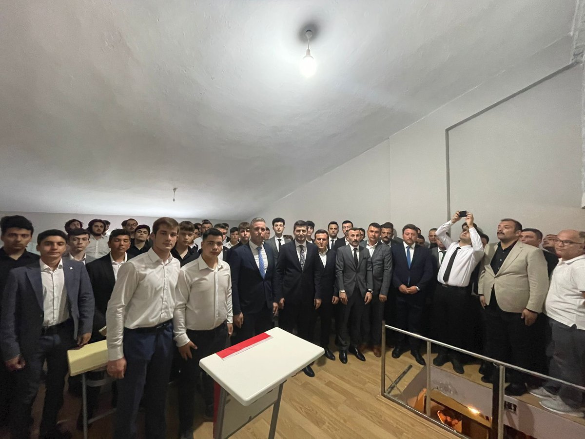 Ülkü Ocakları Samsun İl Başkanlığımızı ziyaret ederek, gençlerimizle sohbet ettik.

Samsun'a çıkan irade ve fikir meşalesi Ülkü Ocaklarında yanmaya devam edecek.🇹🇷