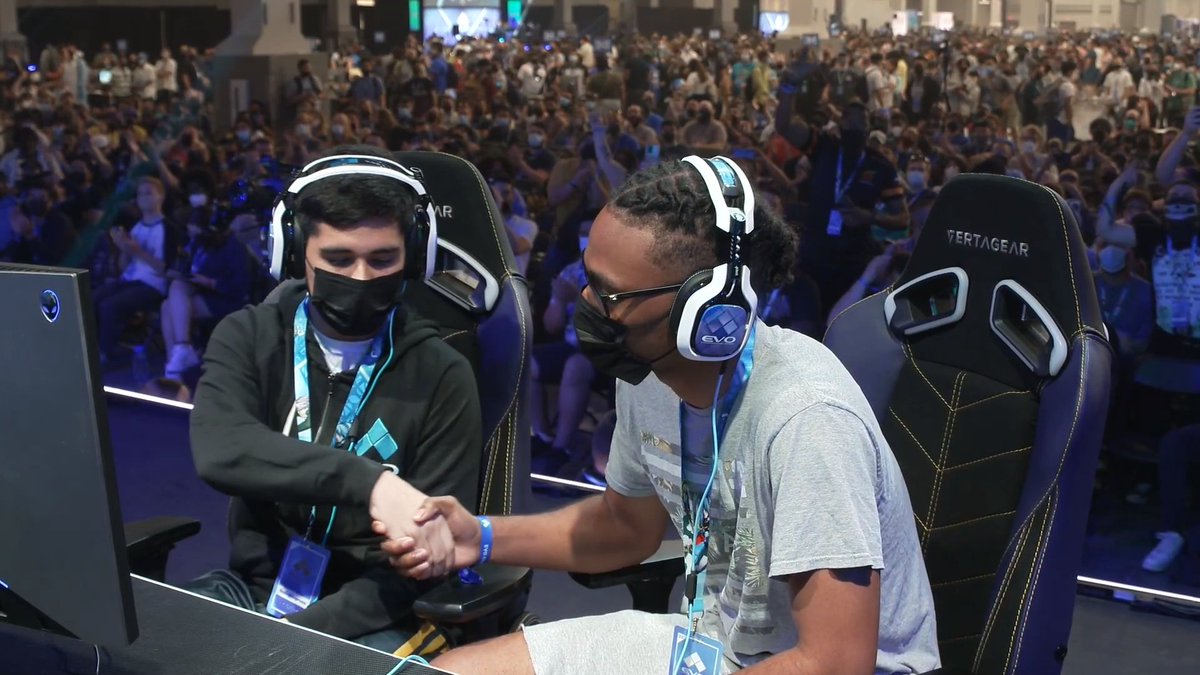 #EVO2022, Top 8 #MortalKombat11 | <a href="/Scorpionprocs/">RBT | T7G | Scorpionprocs</a> (Kabal) derrotó a <a href="/RewindNV/">ᴘᴀʀ | Rewind</a> (Kotal Khan) por 3-2 en las semifinales del winner bracket.

¡Los gemelos se enfrentarán en la final de ganadores! 🇨🇱