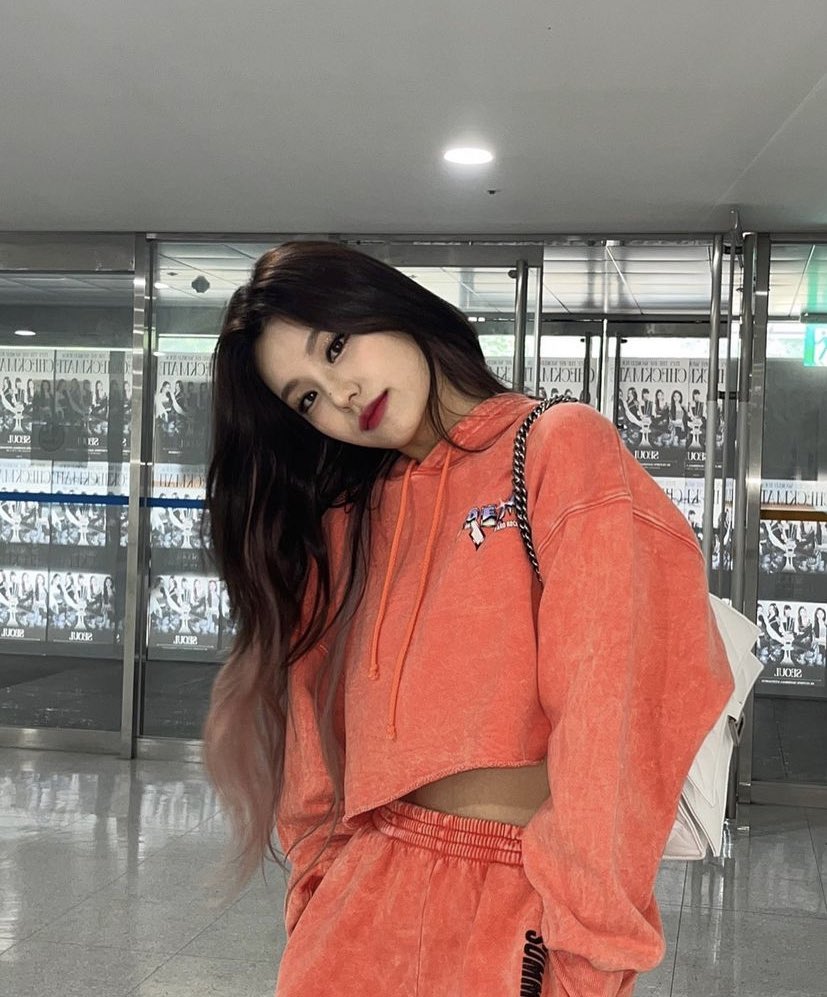 hyjthinker's tweet image. she looks so good hello