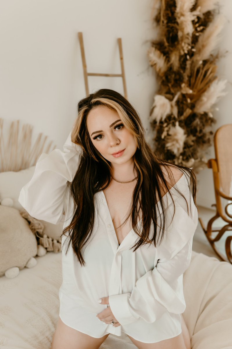 brittanyxbryson's tweet photo. felt pretty might delete later https://t.co/Y7G1T684LK