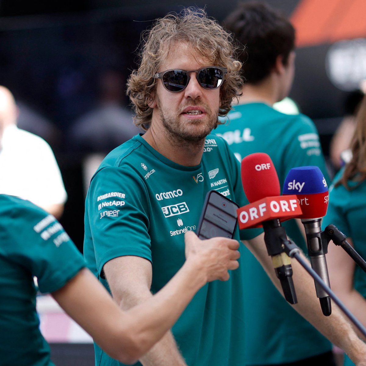 🗞️🔥 Bobby Rahal, Sebastian Vettel'e Miami GP'de IndyCar testi teklif etti. 

📌 SoyMotor