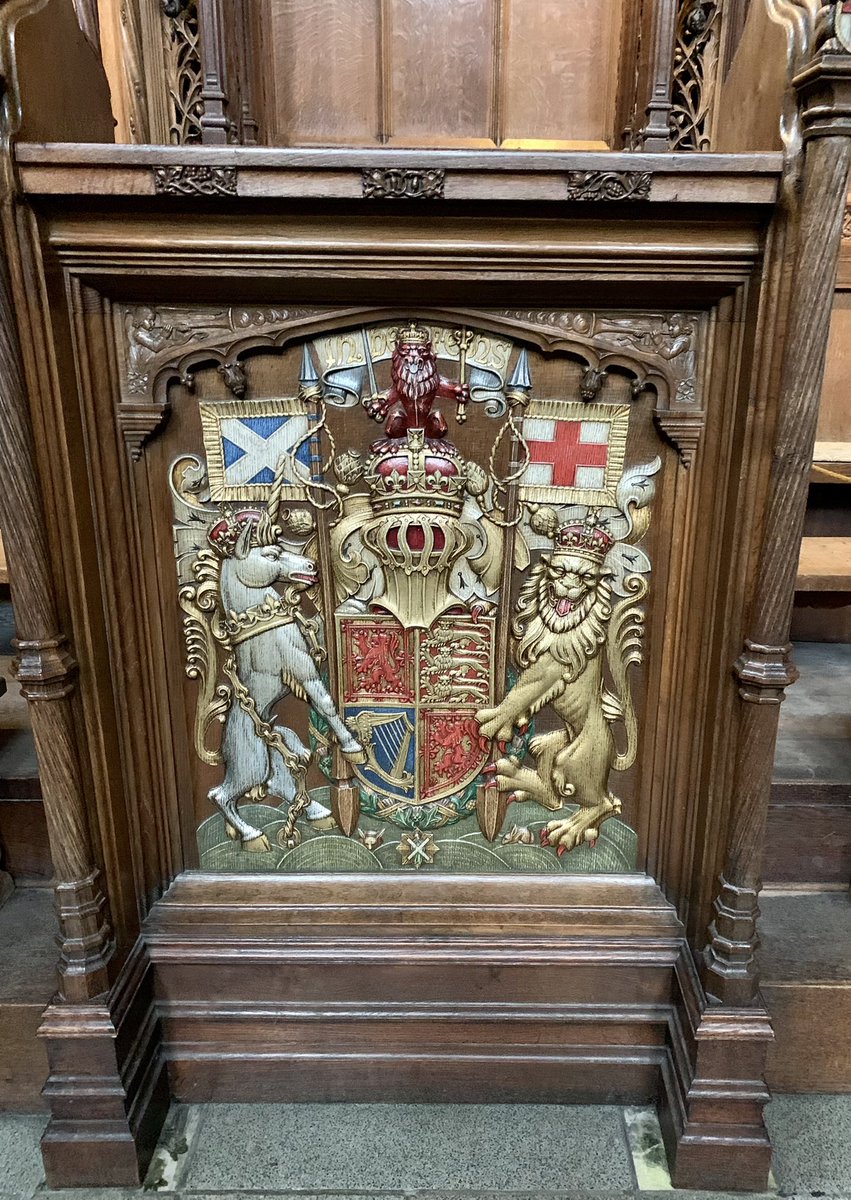 jeelyeater1's tweet photo. @todbooklady @StGilesHighKirk With input from lots of artists and craftsmen, including #LouisDavis, Louis Deuchars and #DouglasStrachan. Have still to download husband’s photos. https://t.co/6gIoo2Li7h