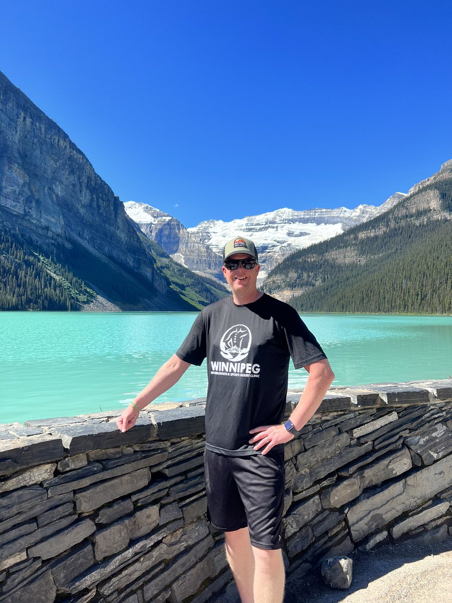 WinnipegRehab's tweet image. @WinnipegRehab clothing spotted at Lake Louise. #Goals #Aim4thetop