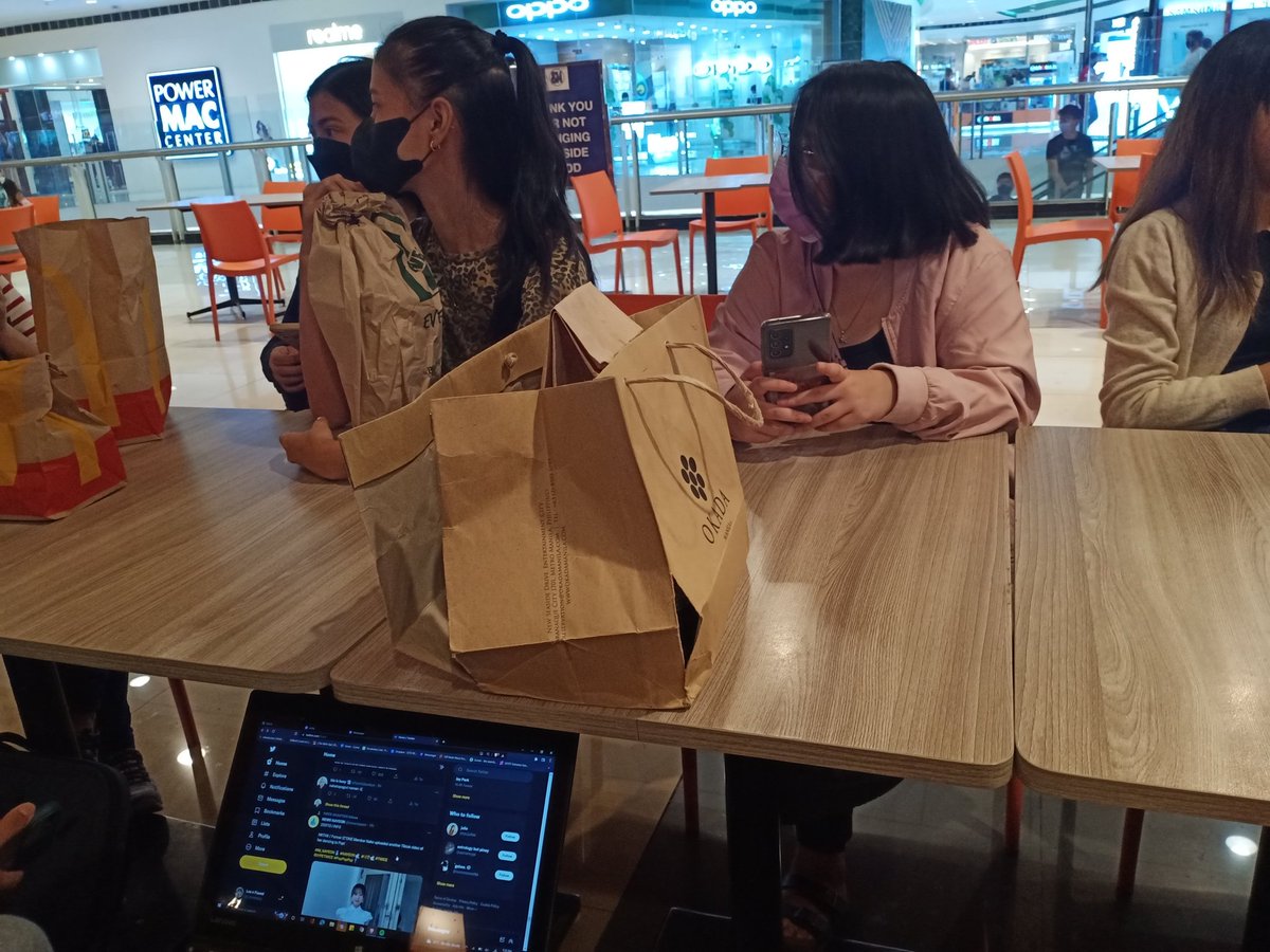 Mi8hao's tweet photo. Dami q naging friends dito especially mga nasa unahan at kasunod ko sa likod https://t.co/aWuE7PkSQN