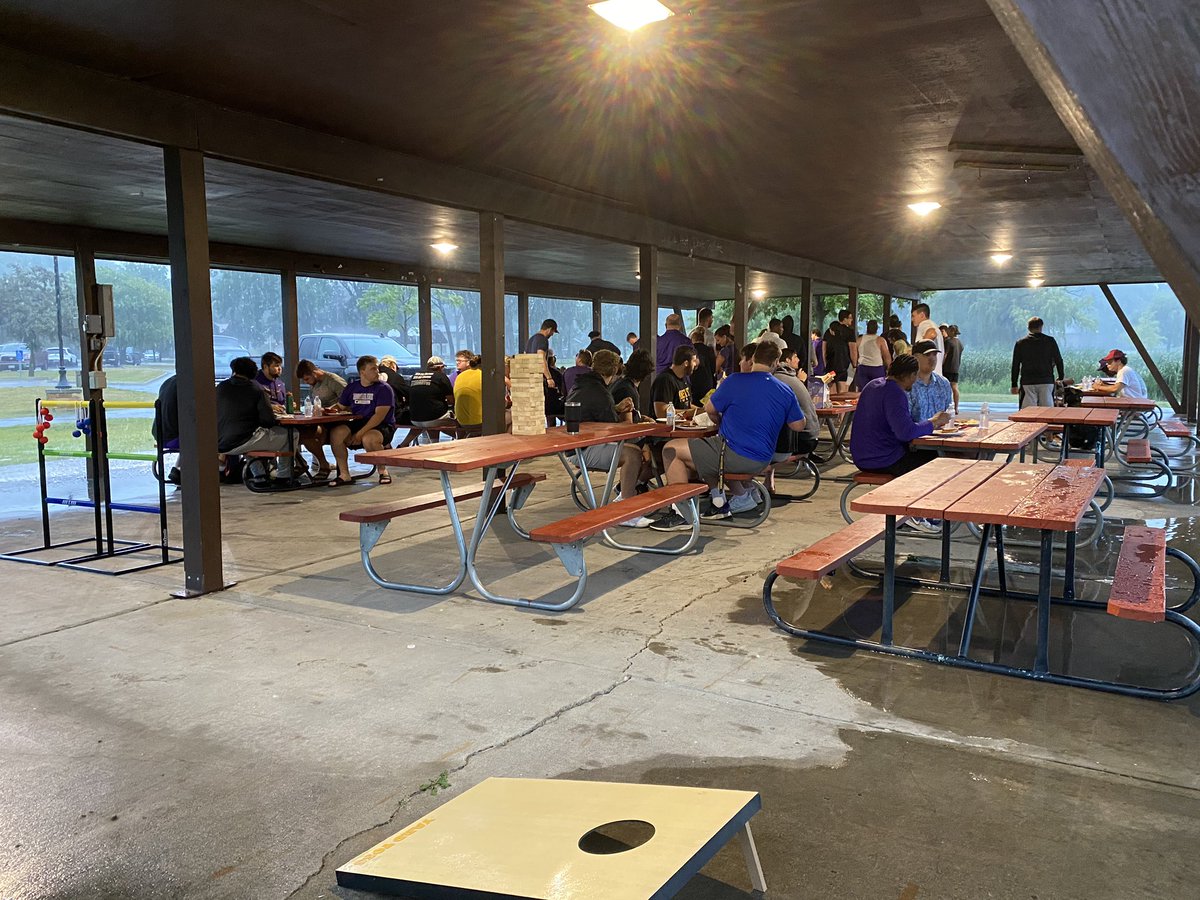 maverick_scoop's tweet photo. Storm before the storm! The HERD is fueling up! Air is filled with electricity in anticipation of Fall Camp starting tomorrow! Excited to watch this team compete as they start on their quest for a championship! #MavFam #RollHerd 🤘#MakeTheJourney1-0 https://t.co/8IohnqHPGo