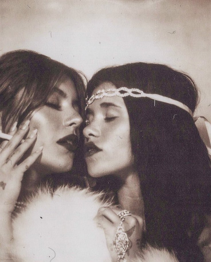 she could’ve posted any of these three on her feed but no she had to post whatever she posted why does she hate me