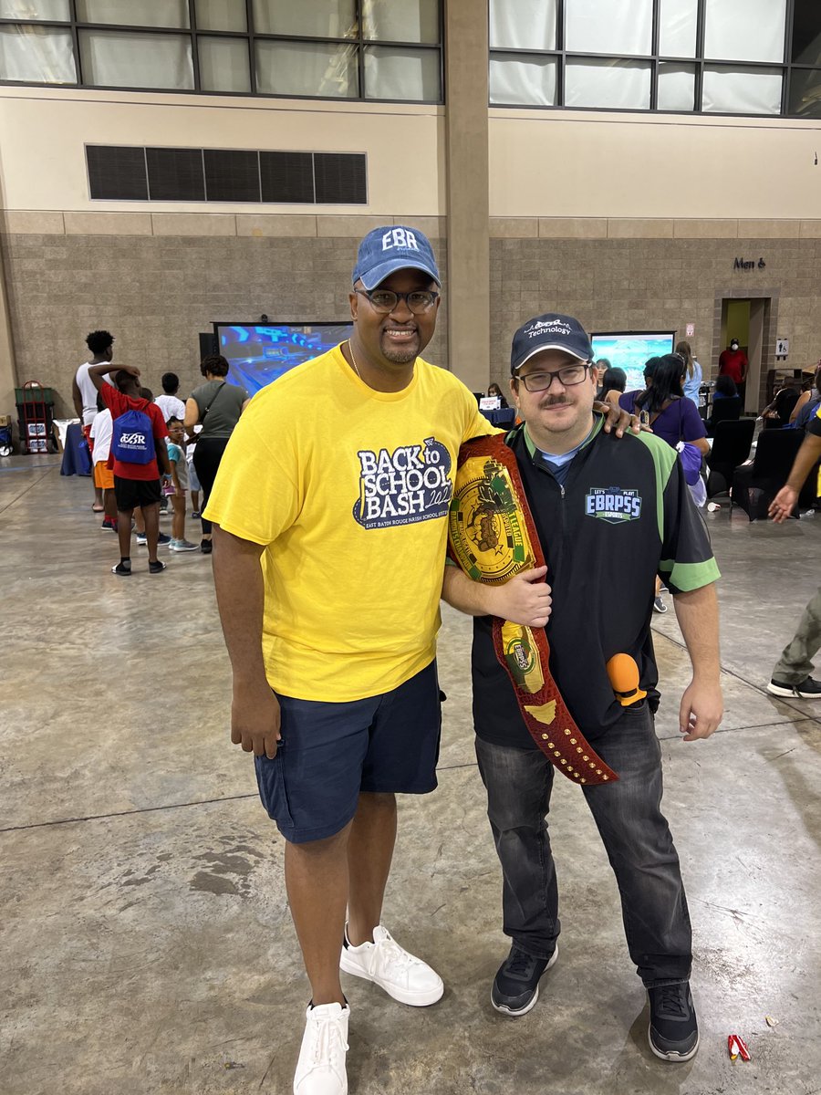 BackToSchoolBash22 is in the bag! Our Supt loves Esports! We are looking forward to a great year with a new esports league #EBREL #LetsPlay #WeAreEBR ⁦<a href="/sitonarcisse/">Sito Narcisse</a>⁩ ⁦<a href="/jefferyh1980/">MC Harrison</a>⁩ ⁦<a href="/EBRPSSeSports/">EBR Schools Esports Program</a>⁩