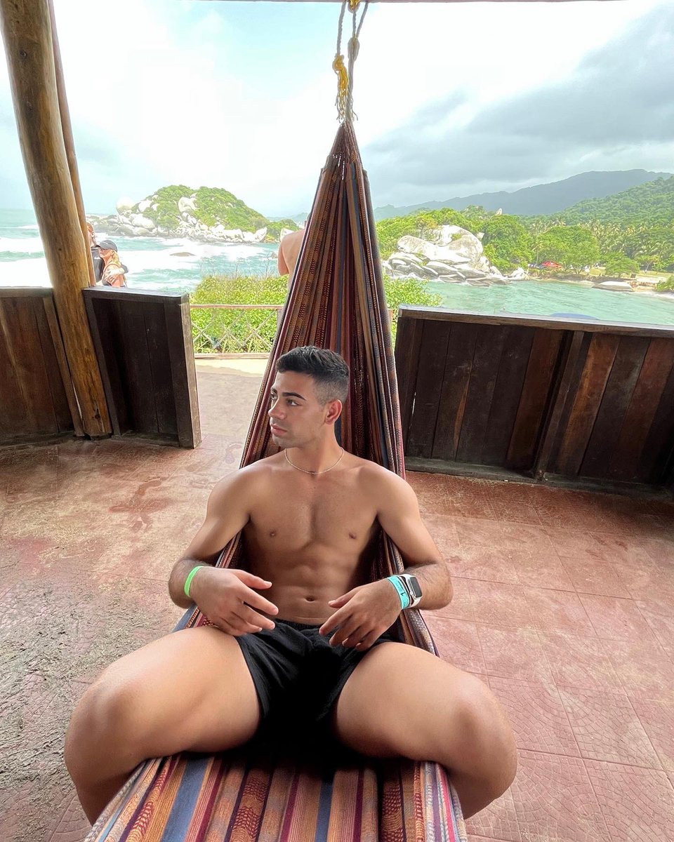 fernan1771's tweet photo. Por Colombia 🇨🇴 https://t.co/ePcALzj689