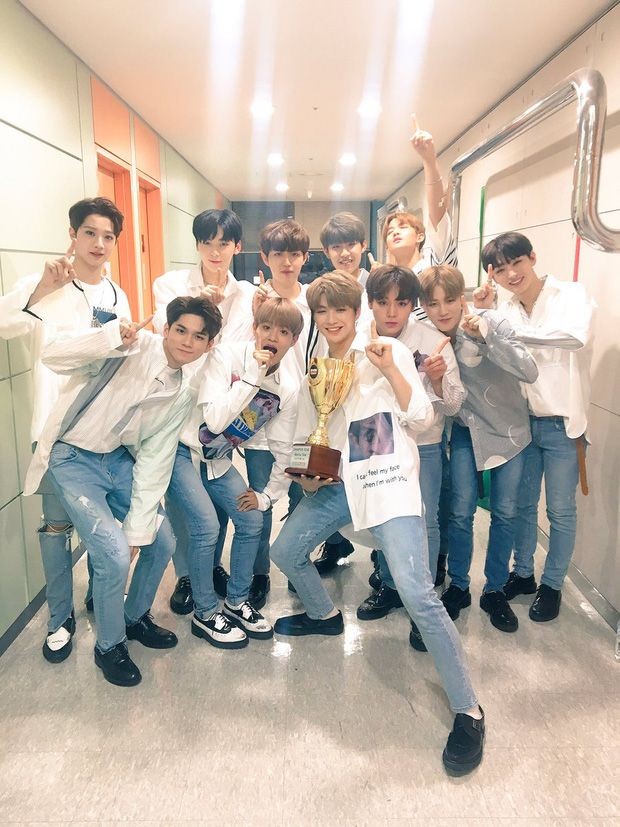 happy 5th anniversary wanna one! 💙

#우리워너원_데뷔5주년_축하해 
#WannaOneFifthAnniversary