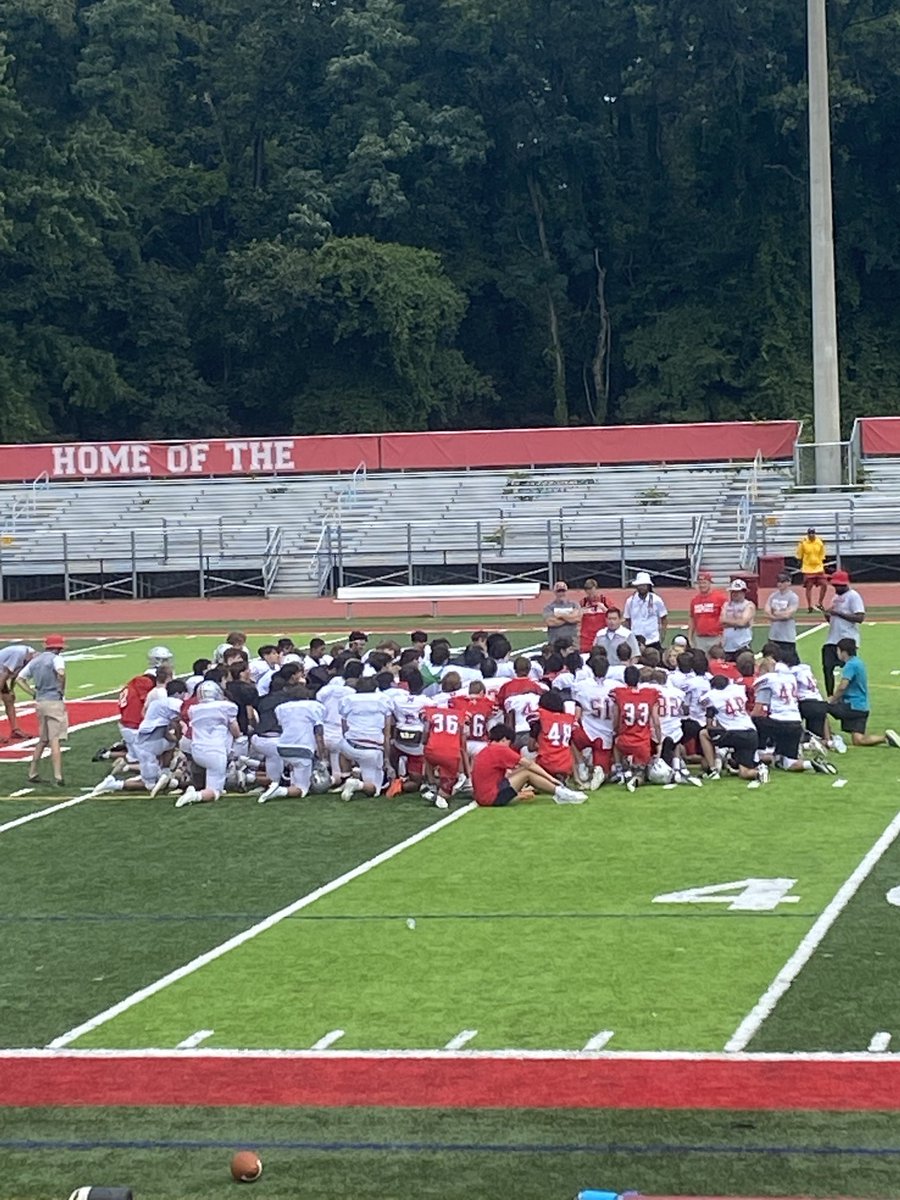 Great first week of practice, culminating in the first annual Black-White Scrimmage and Family Cookout! Can’t wait to get after another team on Friday!