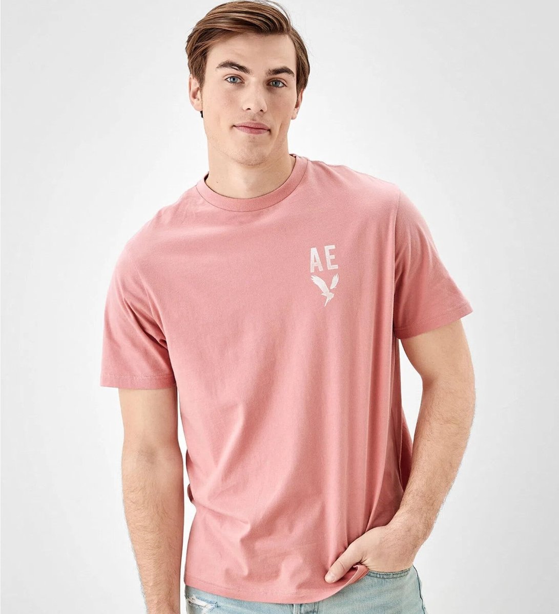 Graphic tees for any day and any mood💙😎