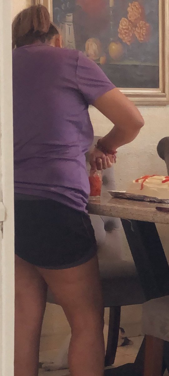 AlanRc99's tweet photo. @alefdzca @jorge97s Hablo la kardashian, ufff perro cultzo 🤮🤮🤮🤮🤮🤮🤮🤮y el pelo con raiz negra https://t.co/vK7bXvCSgS