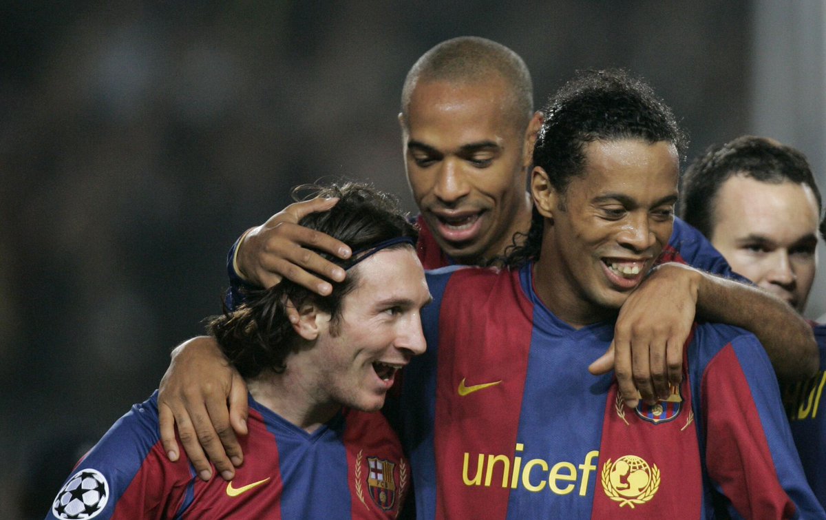Bir zamanlar Barcelona: Henry, Messi, Ronaldinho ve arka planda Iniesta🔥👇👇