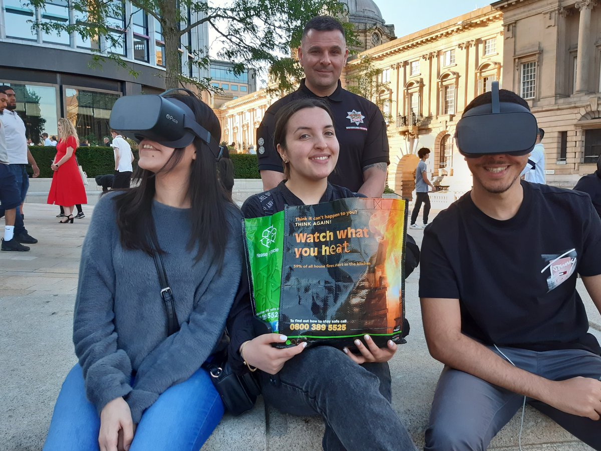 Watch Commander Buckley <a href="/WestMidsFire/">West Midlands Fire Service</a> has been interacting with people <a href="/birminghamcg22/">Birmingham 2022</a> , providing fire safety advice via the VR Experience 'Inside the Fire', these young people have taken away key fire safety messages!
