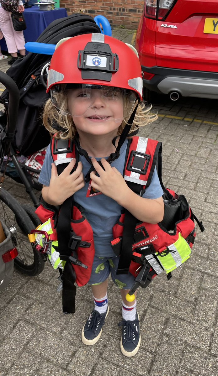 @NYP_Scarborough <a href="/ScarboroughFir2/">Scarborough Fire Station Official</a> <a href="/AHC_roadsafety/">Actions have Consequences</a> <a href="/YorksAmbulance/">Yorkshire Ambulance</a> @RNLIScarborough <a href="/ScarboroughCG/">Scarboro' Coastguard</a> <a href="/BritishRedCross/">British Red Cross 🧡</a> <a href="/OfSamaritans/">Samaritans of Scarborough</a> <a href="/IAMRoadSmart/">IAM RoadSmart</a> What a great day that was <a href="/NYFRS_Sca/">Scarborough CSO</a>