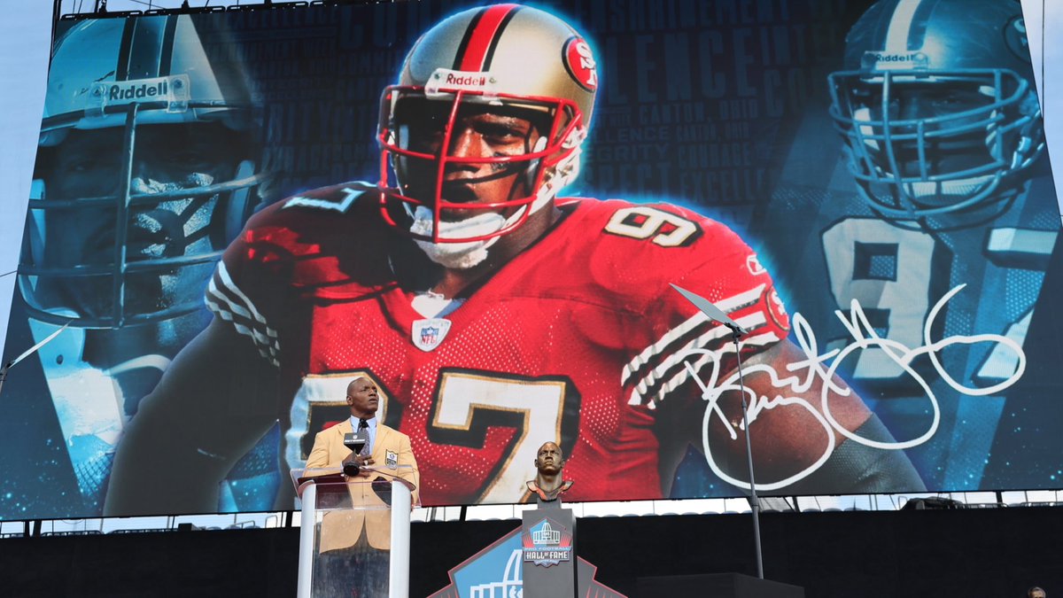 49ers's tweet image. Gold jacket, red carpet. It just feels right.

Welcome to the @ProFootballHOF, @Bgr8t ❤️💛

#PFHOF22 x #FTTB