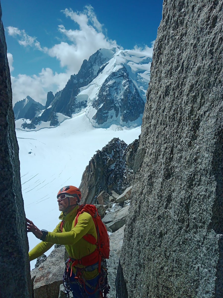 Un poco de arista de Cósmicos @Chamonix_France #Alpes #Francia #alpinismo