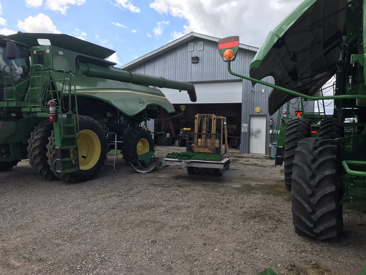 A fine Saturday to catch up with a old friend, and get our <a href="/MadConcaves/">Bushel Plus MAD Concaves</a> installed. Looking forward to seeing what these do for us in the field. Thanks Jeff from Bent Wrench!