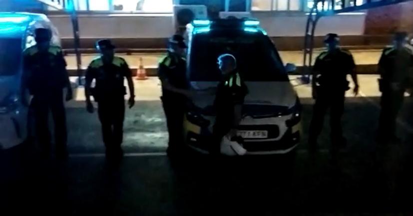 PLVNG's tweet image. Especialment emotiva aquesta #FestaMajorVNG. Finalitzen servei a @PLVNG amb el pilotatge del #votdelpoble per jubilació, els agents 1658, 1878 i el nostre CAP. Destacar i agrair la seva professionalitat i vocació de servei. Us trobarem a faltar💙💙💙