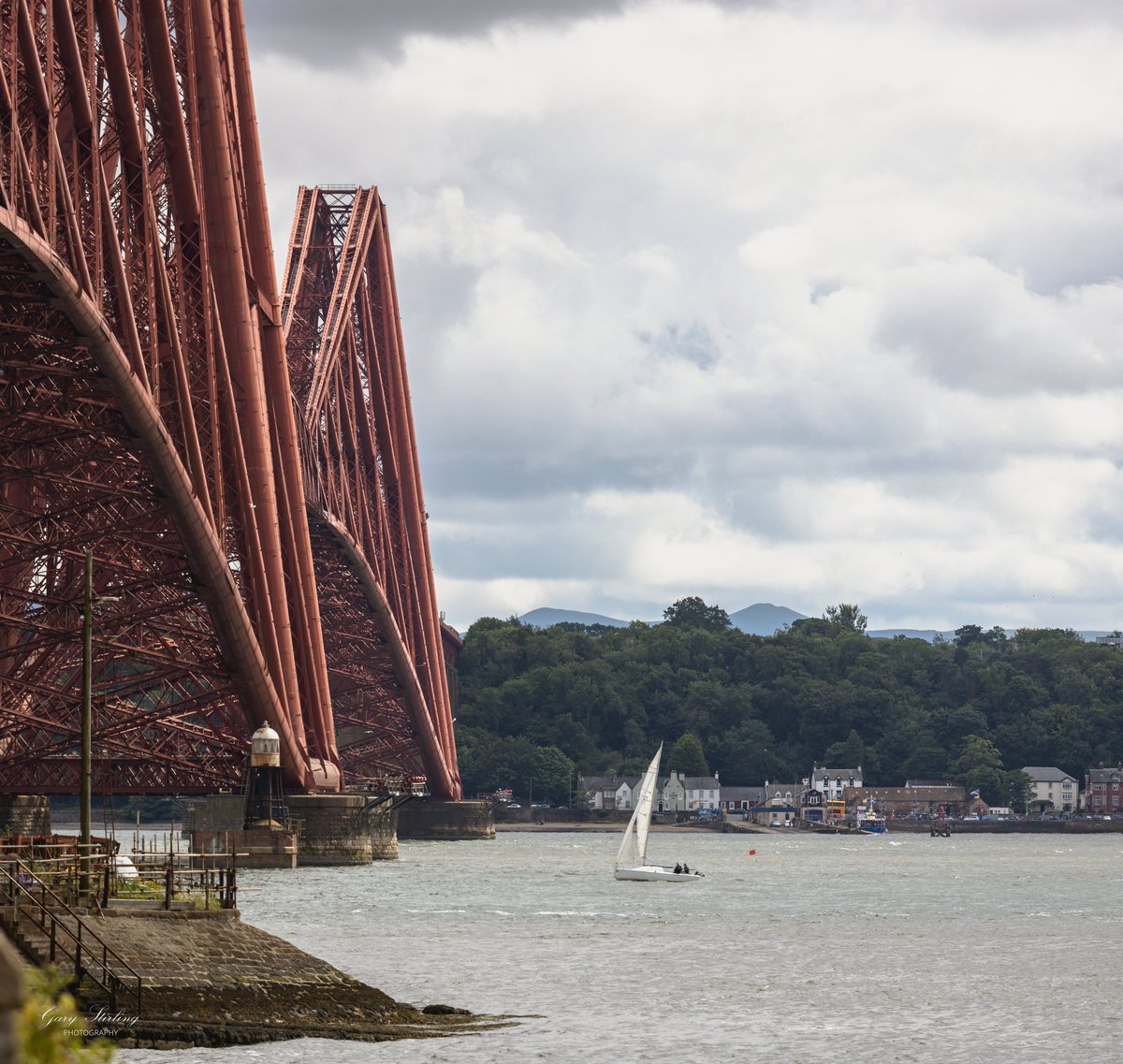 Got to love the Forth Rail Bridge as a backdrop.  From North Queensferry. 
@welcometofife @VisitScotland @LoveDunfermline #forthbridge #forthrailbridge