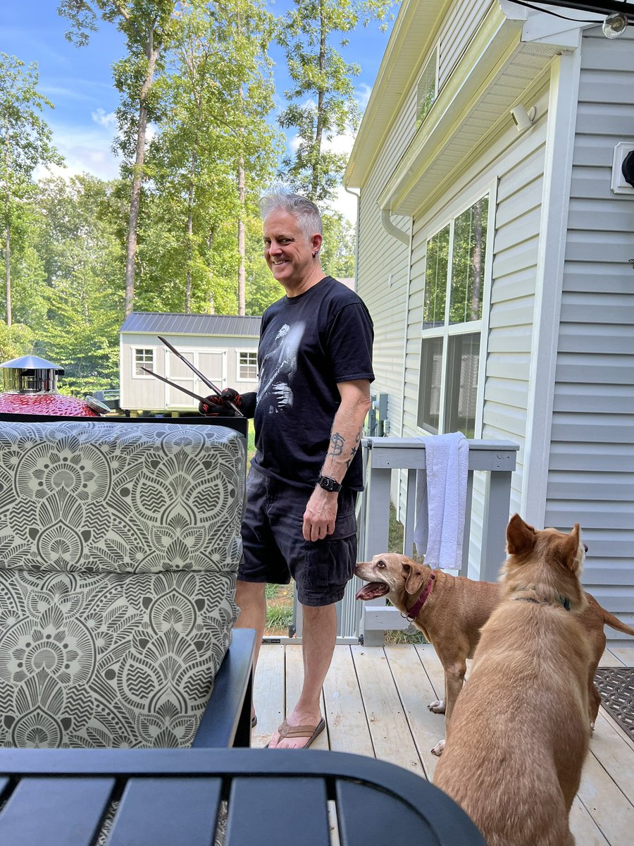 Look_its_Rhonda's tweet photo. Chillin’ and Grillin’ with @nuordrman and Renée! #FriendsOfTwitter https://t.co/6txypVZn8W