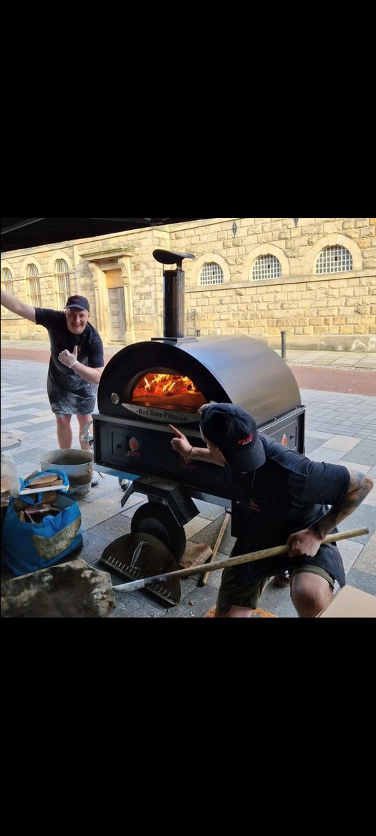Red Rose Pizza Co (@redrosepizzaco) on Twitter photo PRESTON !!!!
We're outside <a href="/TheOrchardPres1/">The Orchard @ Preston</a> right now until late.
Live music, specialist craft ale & beer and the best pizza going.
GET DOOON!! πΉπ PRESTON !!!!
We're outside <a href="/TheOrchardPres1/">The Orchard @ Preston</a> right now until late.
Live music, specialist craft ale & beer and the best pizza going.
GET DOOON!! πΉπ