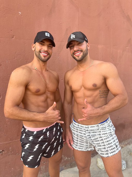 Say hello to your twins 🐻🐻 We can not wait for our holidays! Starting in Barcelona next week! Who is<a href="/tag/are"class="tags"><span>#are</span></a><a href="/tag/more"class="tags"><span>#more</span></a><a href="/tag/welcome"class="tags"><span>#welcome</span></a><a href="/tag/than"class="tags"><span>#than</span></a><a href="/tag/twinsfans"class="tags"><span>#twinsfans</span></a>