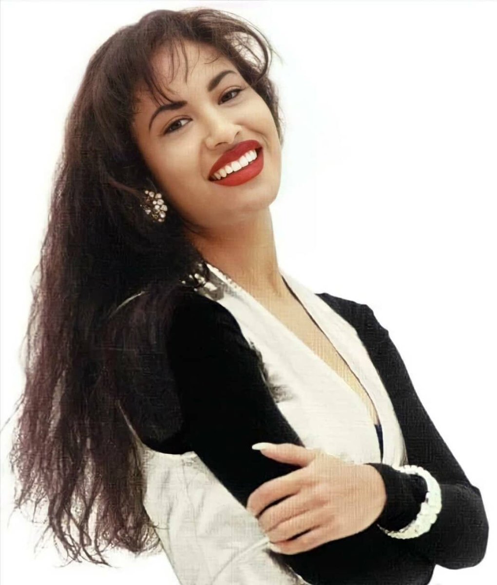 March 30, 1995, we've lost a legendary singer and fashion designer named Selena Quintanilla-Perez who was a sweet, lovable, and a very beautiful woman. She was an icon that deserved to live a better life, but she was taken from us over an act of violent betrayal. We love you. https://t.co/rbypnBmcK5