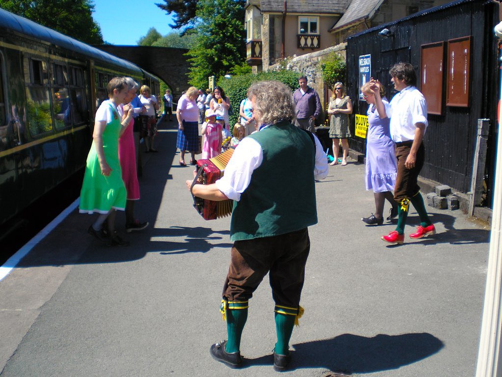 shrewsmorris's tweet photo. 17 years ago we danced on beautiful #Llangollen station on the most fantastic day! #teamarchives #becauseyourhistoryisimportant 😊👍 https://t.co/RmjtdOUEA4
