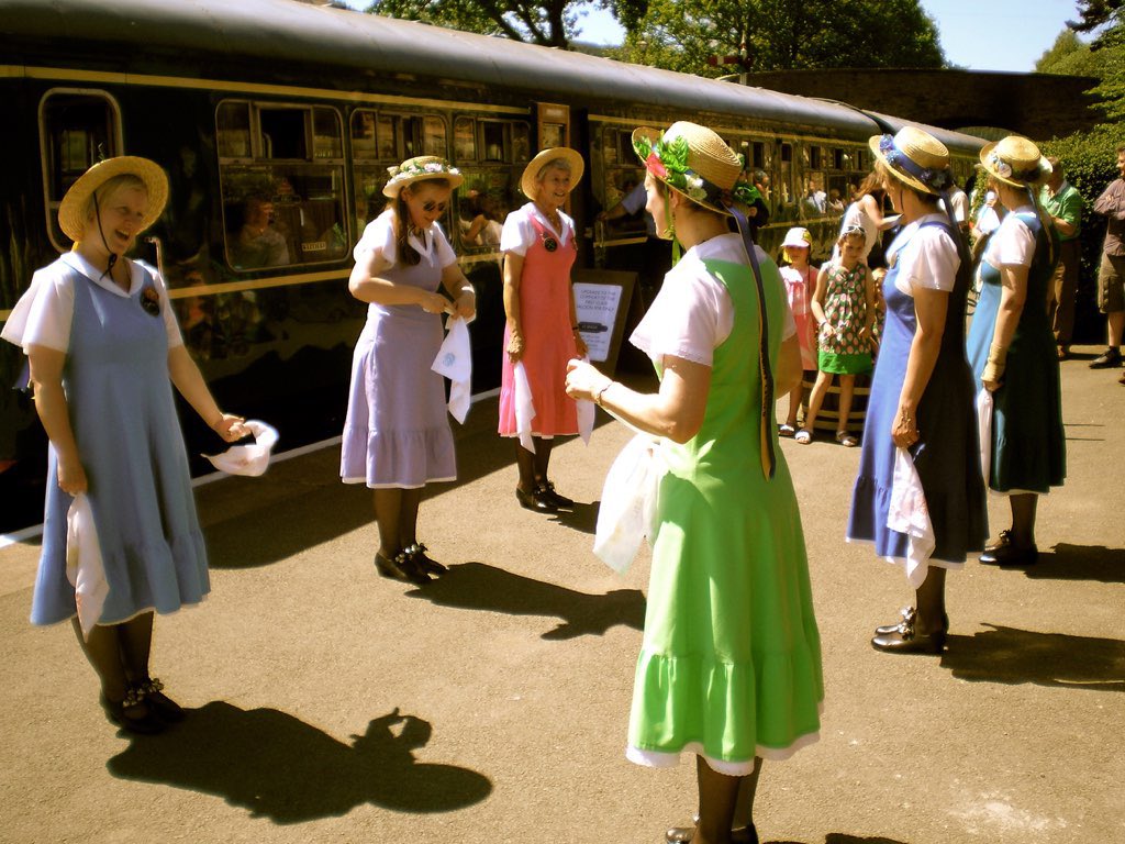 shrewsmorris's tweet photo. 17 years ago we danced on beautiful #Llangollen station on the most fantastic day! #teamarchives #becauseyourhistoryisimportant 😊👍 https://t.co/RmjtdOUEA4