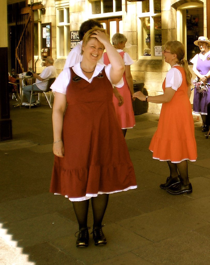 shrewsmorris's tweet photo. 17 years ago we danced on beautiful #Llangollen station on the most fantastic day! #teamarchives #becauseyourhistoryisimportant 😊👍 https://t.co/RmjtdOUEA4