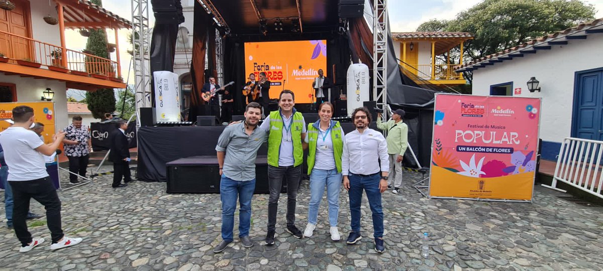 MetroparquesM's tweet image. Metroparques presente en los eventos de esta gran fiesta y tradición paisa #FeriadeFlores2022 
#MedellinAquiTodoFlorece 🌺🌸🌻